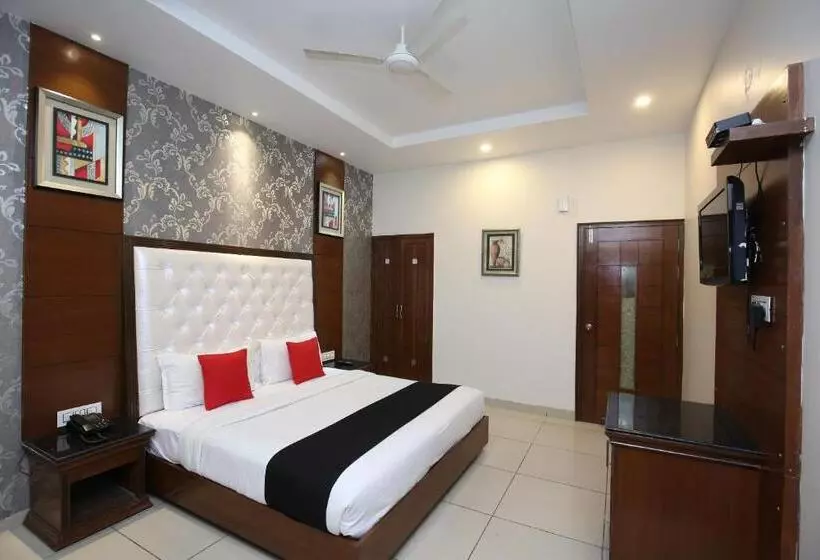 Hotelli Shagun Chandigarh Zirakpur