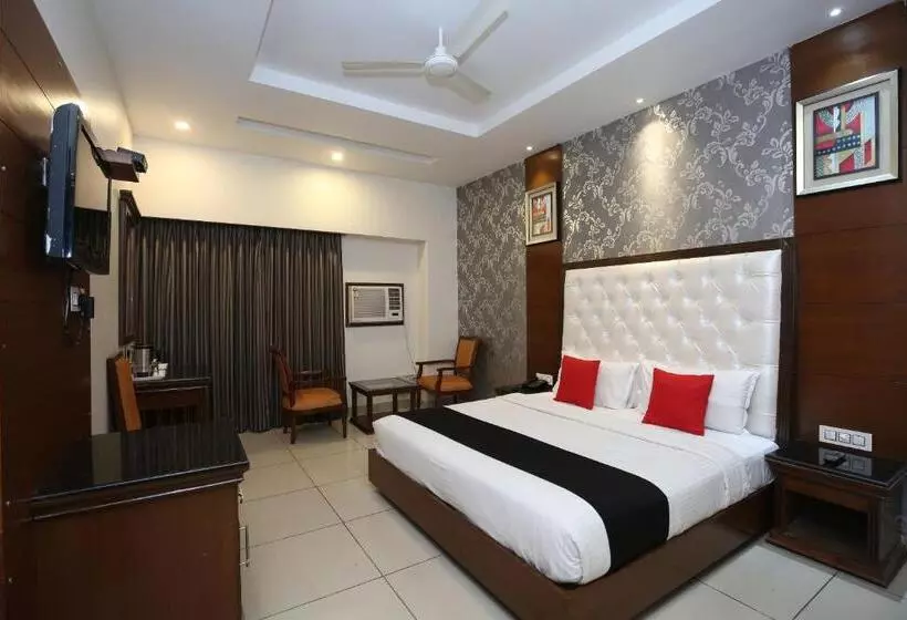 Hotelli Shagun Chandigarh Zirakpur