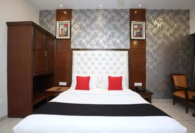 Hotelli Shagun Chandigarh Zirakpur