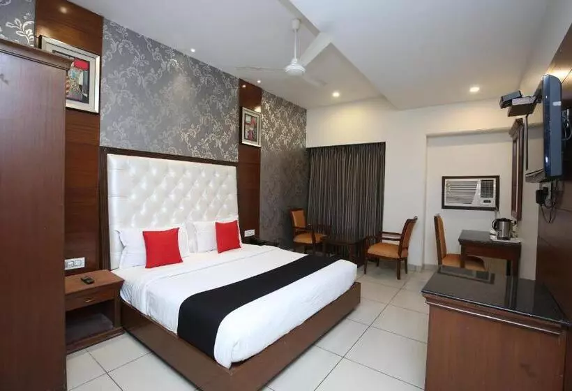 Hotelli Shagun Chandigarh Zirakpur