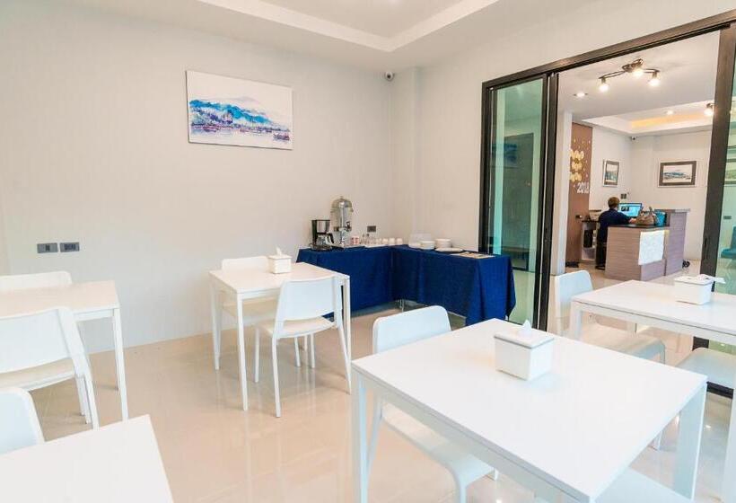 هتل The Phu View At Aonang