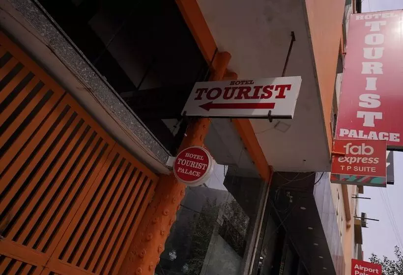 ホテル Tourist Palace