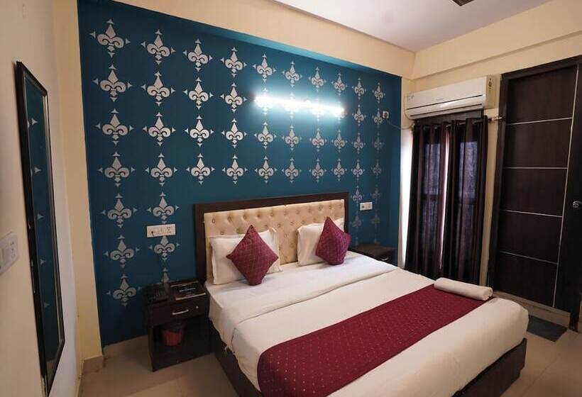 Hotel Tourist Palace