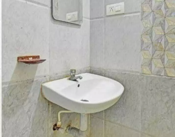 ホテル Tourist Palace