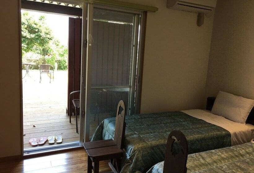 پانسیون Hali Hali House