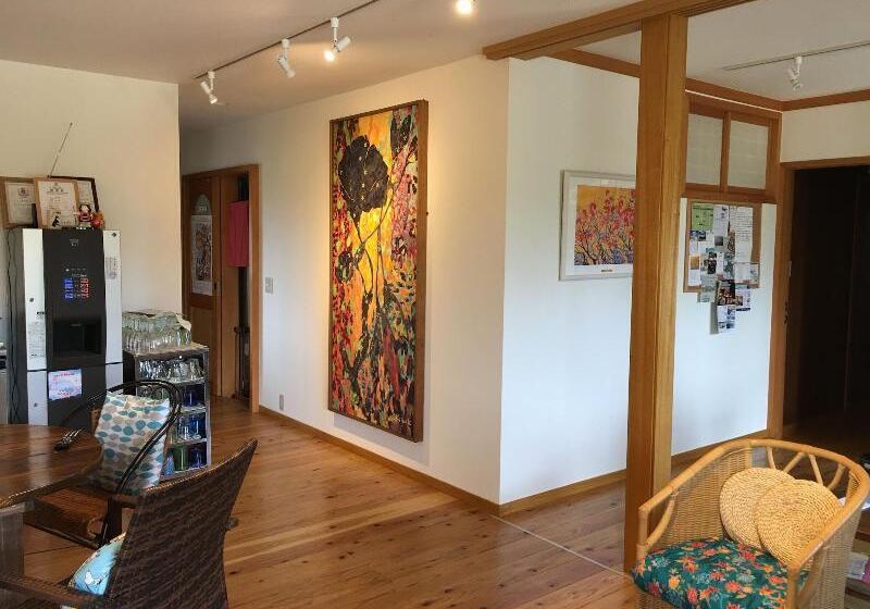 پانسیون Hali Hali House