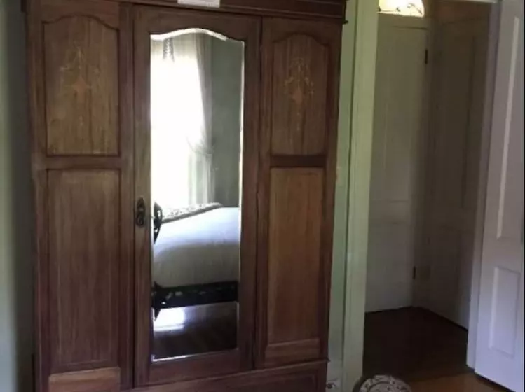 Vintage Gardens Bed & Breakfast