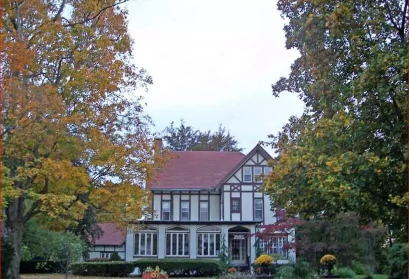 Vintage Gardens Bed & Breakfast