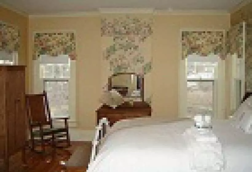 Vintage Gardens Bed & Breakfast