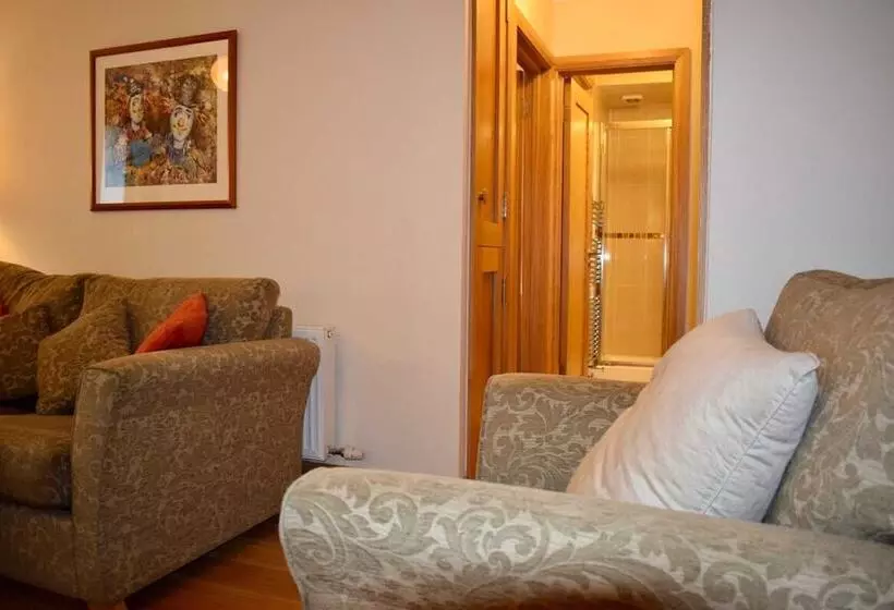 Cozy Ballsbridge Apartment