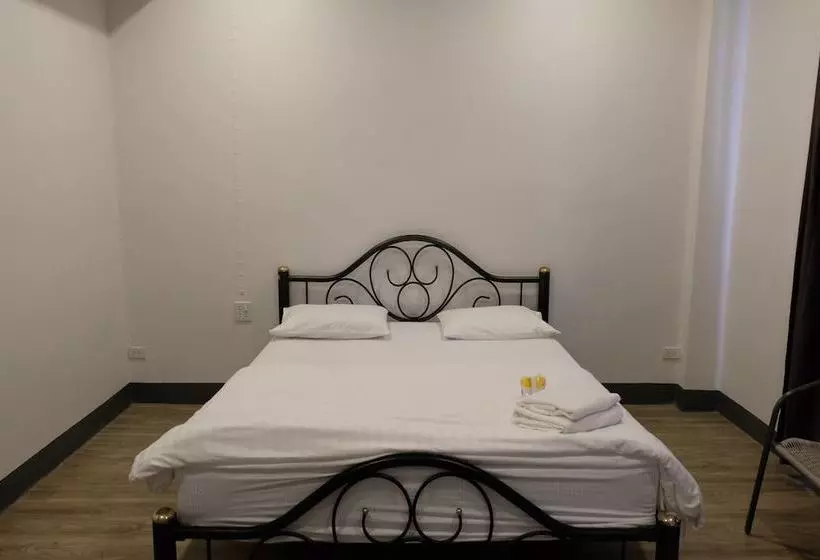 Hotelli Ai Aroon Apartment