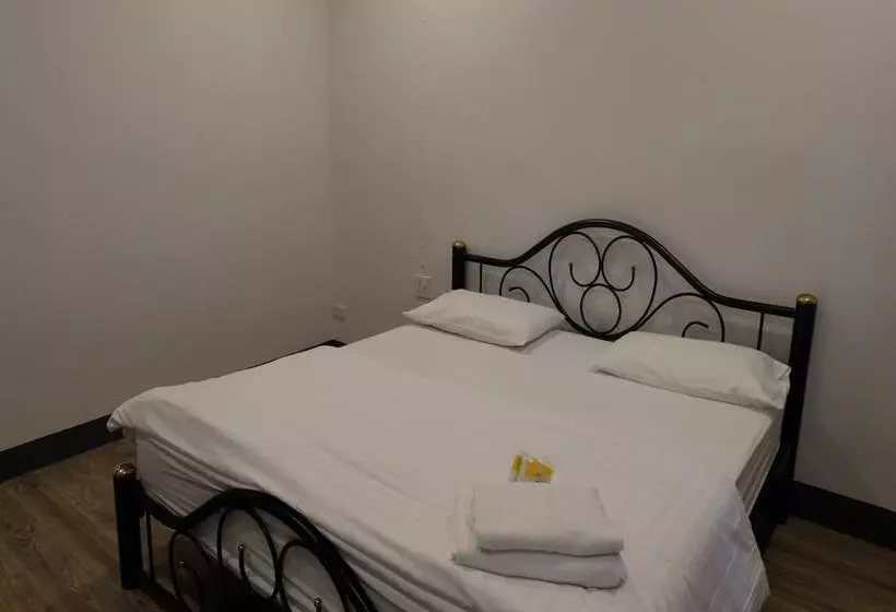 Hotelli Ai Aroon Apartment