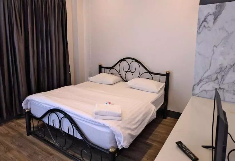 Hotelli Ai Aroon Apartment