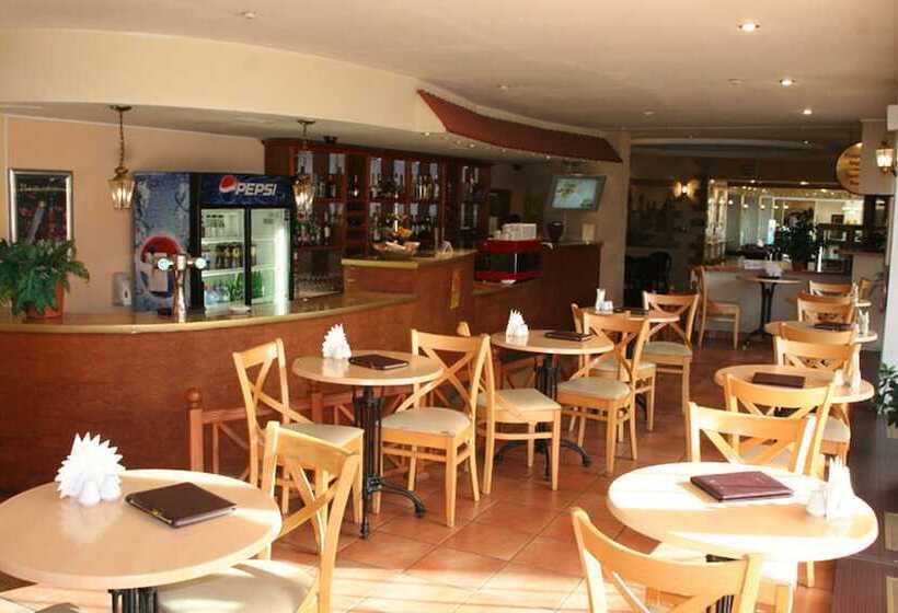 בית מלון כפרי Burevestnik Resort