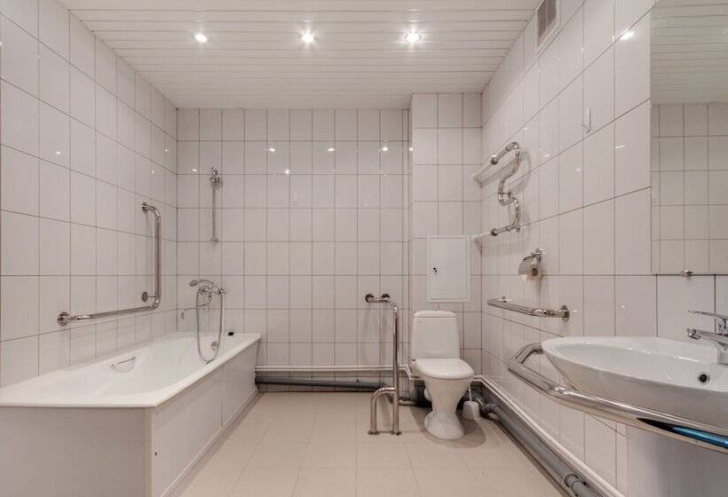 בית מלון כפרי Burevestnik Resort