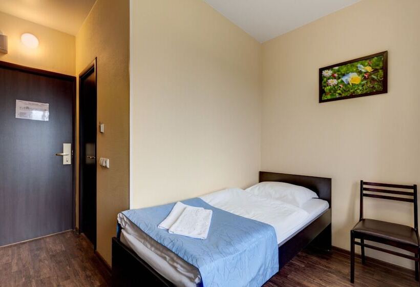 בית מלון כפרי Burevestnik Resort