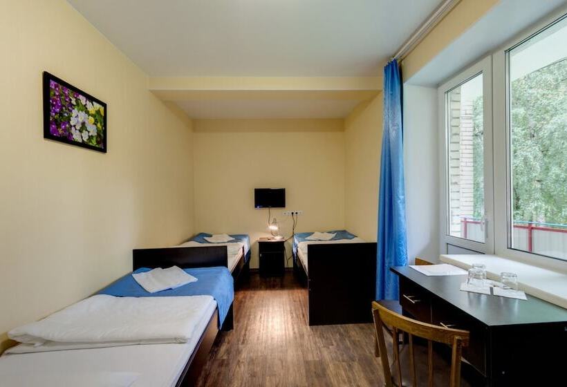 בית מלון כפרי Burevestnik Resort