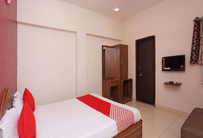 Hotel O Jaistambh Chowk Formerly Guru Kirpa