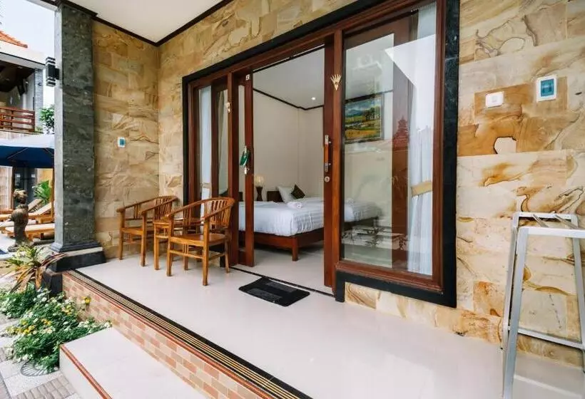 ホテル Sari Nusa Inn