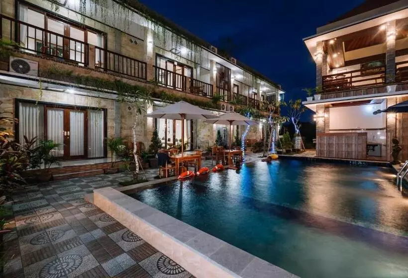 ホテル Sari Nusa Inn