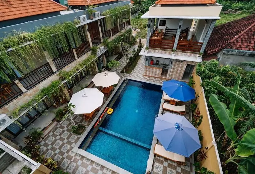 ホテル Sari Nusa Inn