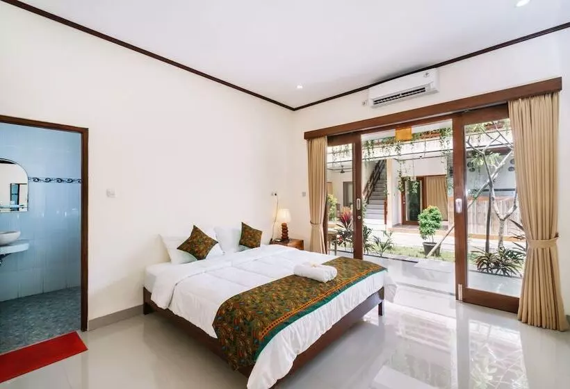 ホテル Sari Nusa Inn