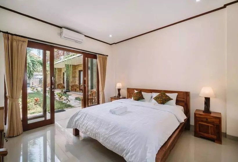 ホテル Sari Nusa Inn