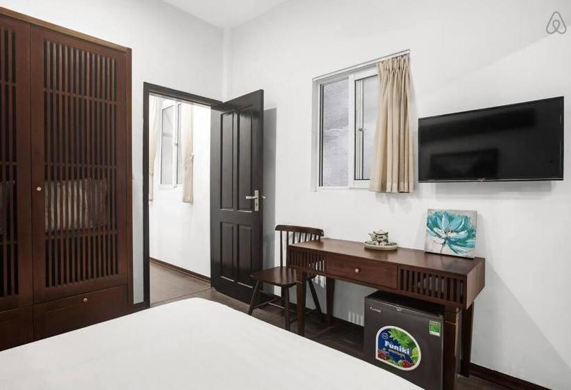 پانسیون Annie S Old Quarter