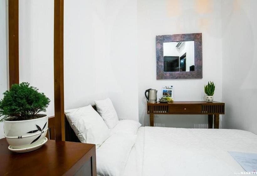 پانسیون Annie S Old Quarter