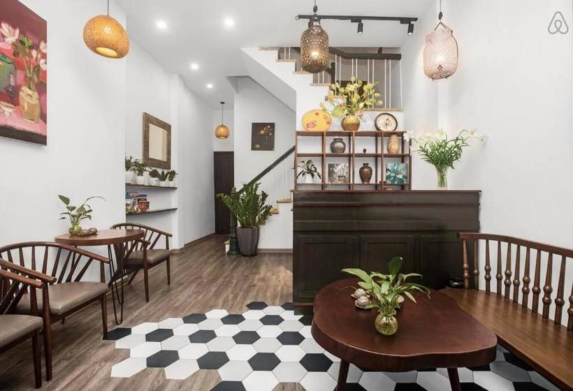 پانسیون Annie S Old Quarter