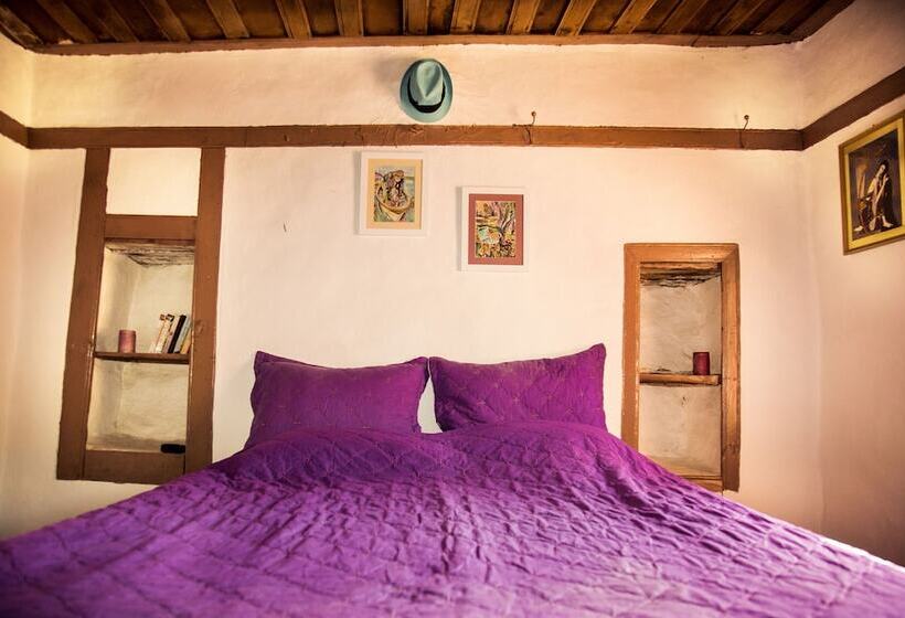 Albergue Seles Camping Adults Only