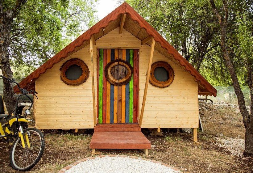 Albergue Seles Camping Adults Only