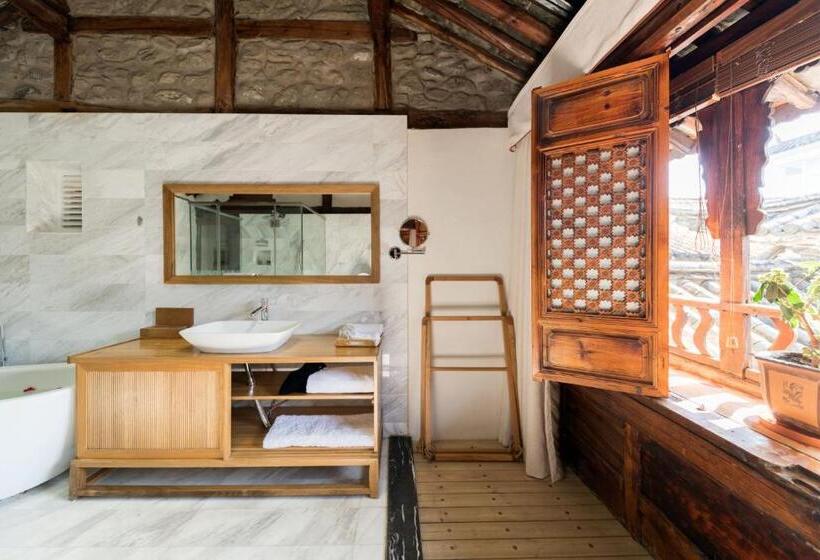 Dali Old Courtyard Boutique Inn