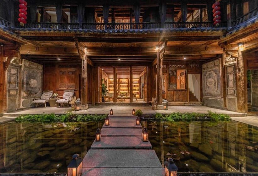 Dali Old Courtyard Boutique Inn