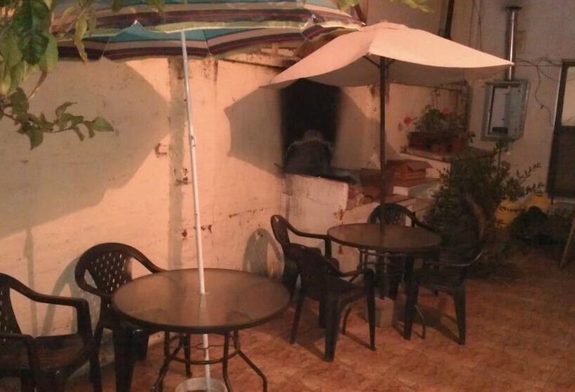 Hostal La Casona Hostel