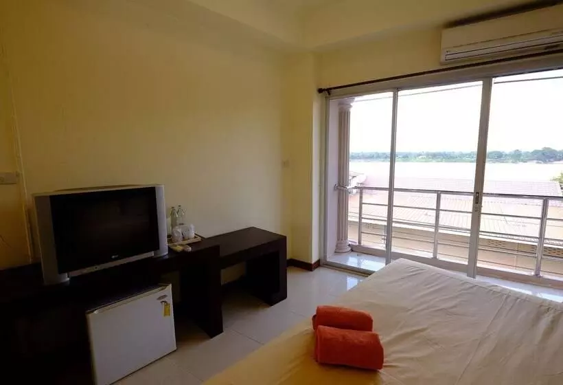 هتل Baan Rim Khong