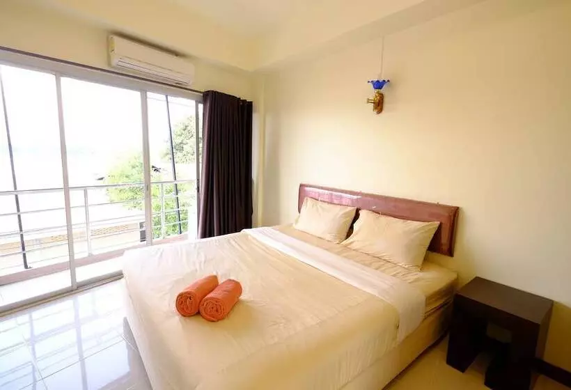 هتل Baan Rim Khong