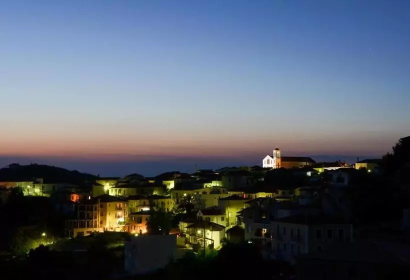 Hotelli Dina   ξενοδοχείο ντινα