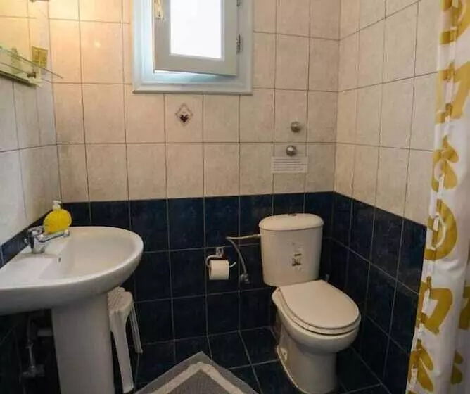 Hotelli Dina   ξενοδοχείο ντινα