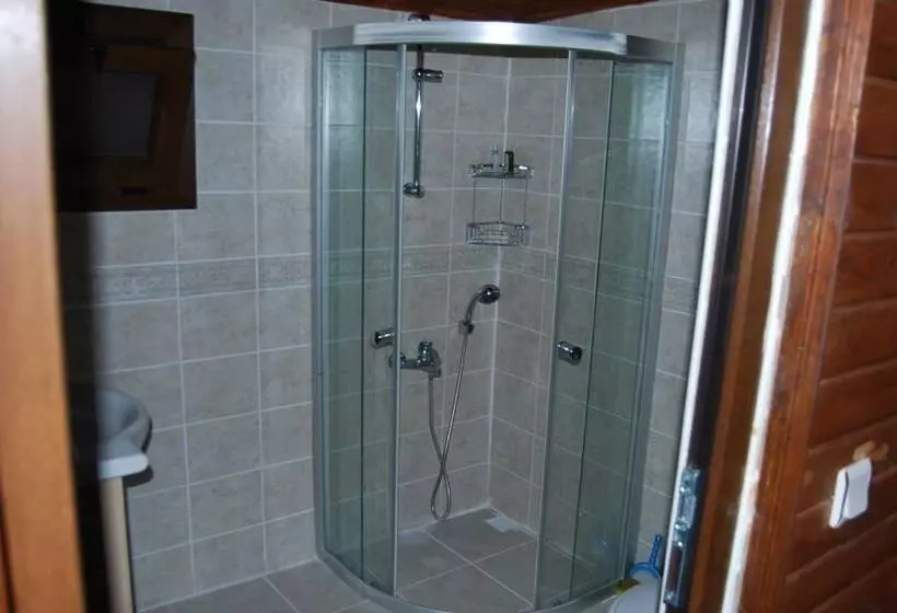 Hotelli Nuri's Beach Bungalow