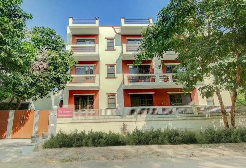 Hotel Treebo Iffco Chowk