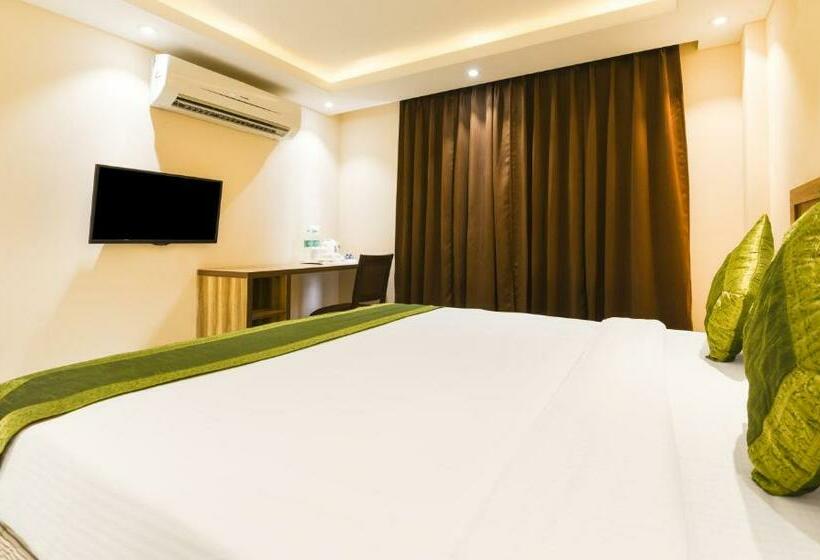 Hotel Treebo Iffco Chowk