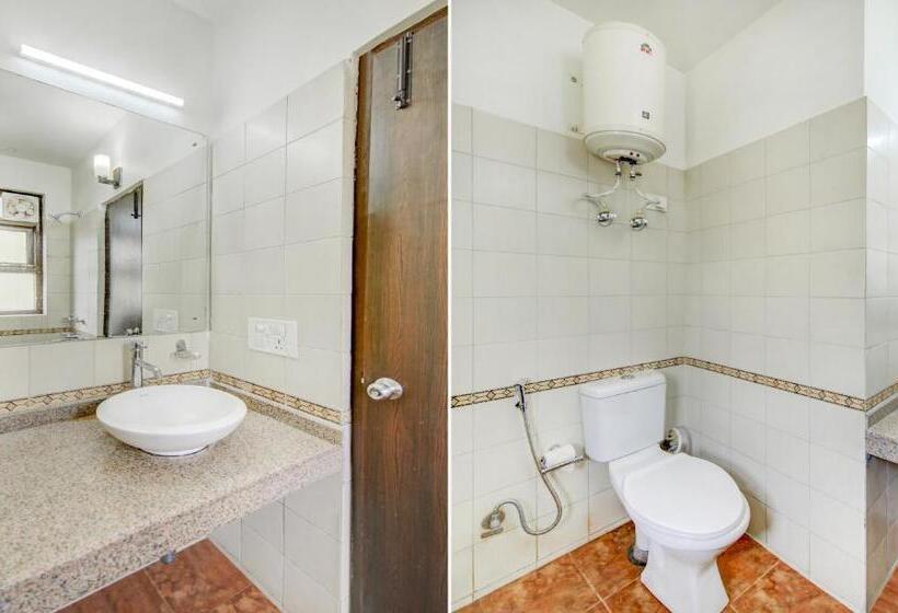 Hotel Treebo Iffco Chowk