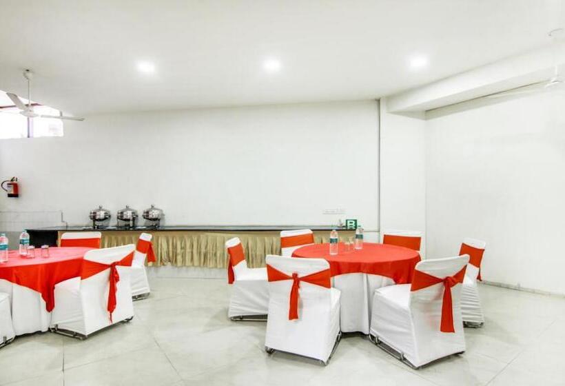 Hotel Treebo Iffco Chowk