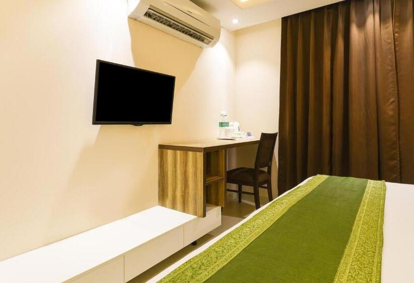 Hotel Treebo Iffco Chowk