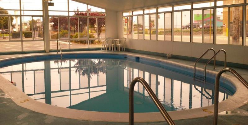 汽车旅馆 Coastal Inn And Suites