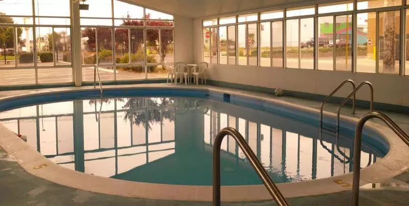 Motelli Coastal Inn And Suites