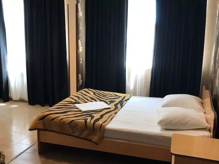 Majatalo Elena Guest House