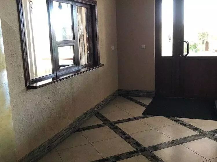 Majatalo Elena Guest House