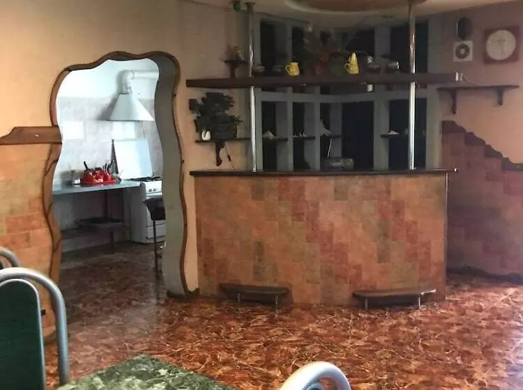 Majatalo Elena Guest House